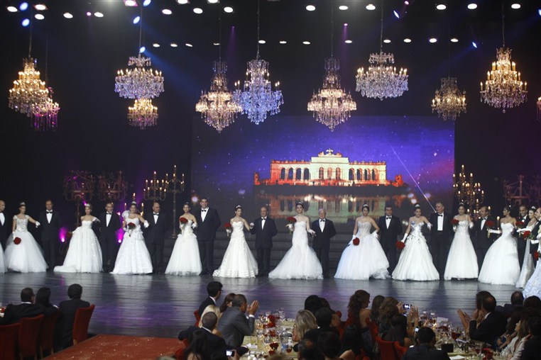 Bal des Debutantes 2012 